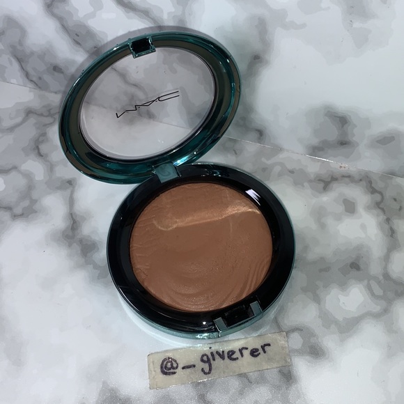 DELPHIC Alluring Aquatic Extra Dimension Bronzer MAC Bronzing Powder - Picture 3 of 17